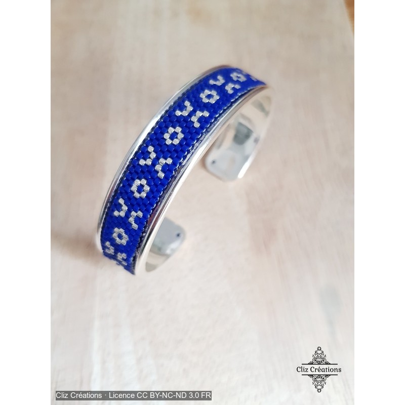 Manchette Hinagiku Cobalt - Cliz Créations Manchette Hinagiku Cobalt - Cliz Créations
